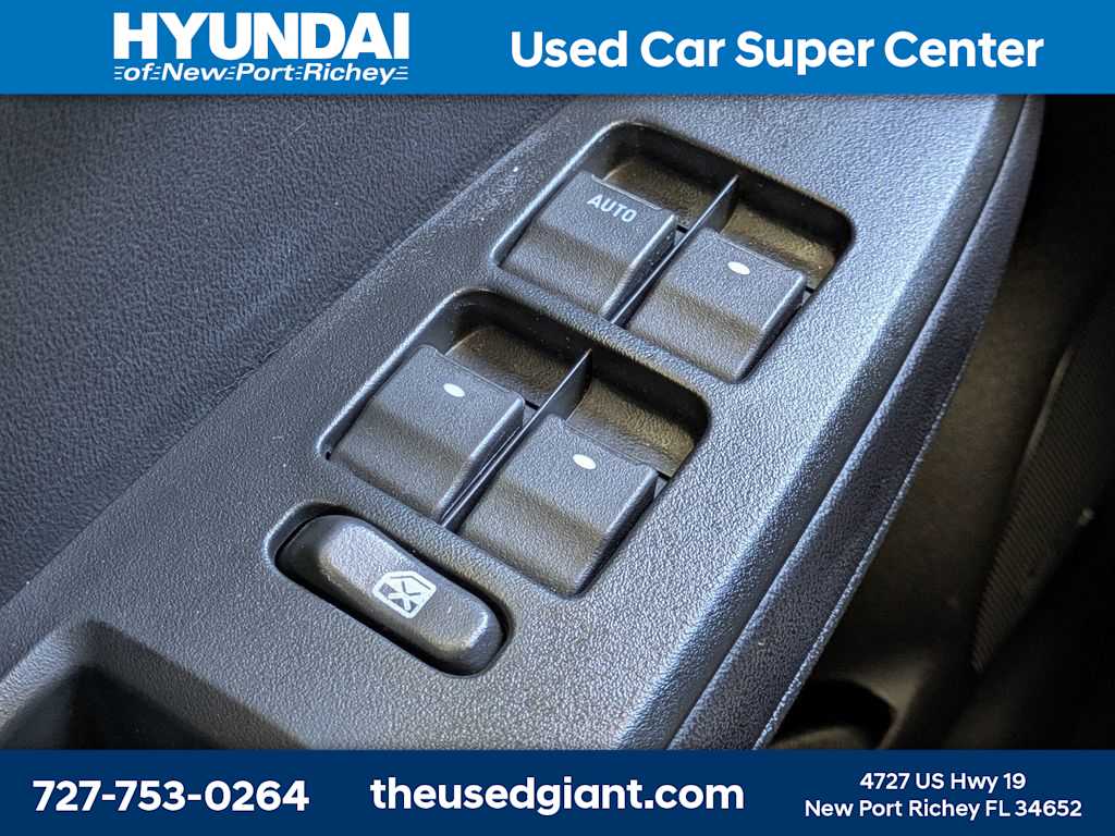 Thumbnail: 2011 Chevrolet Impala - 28