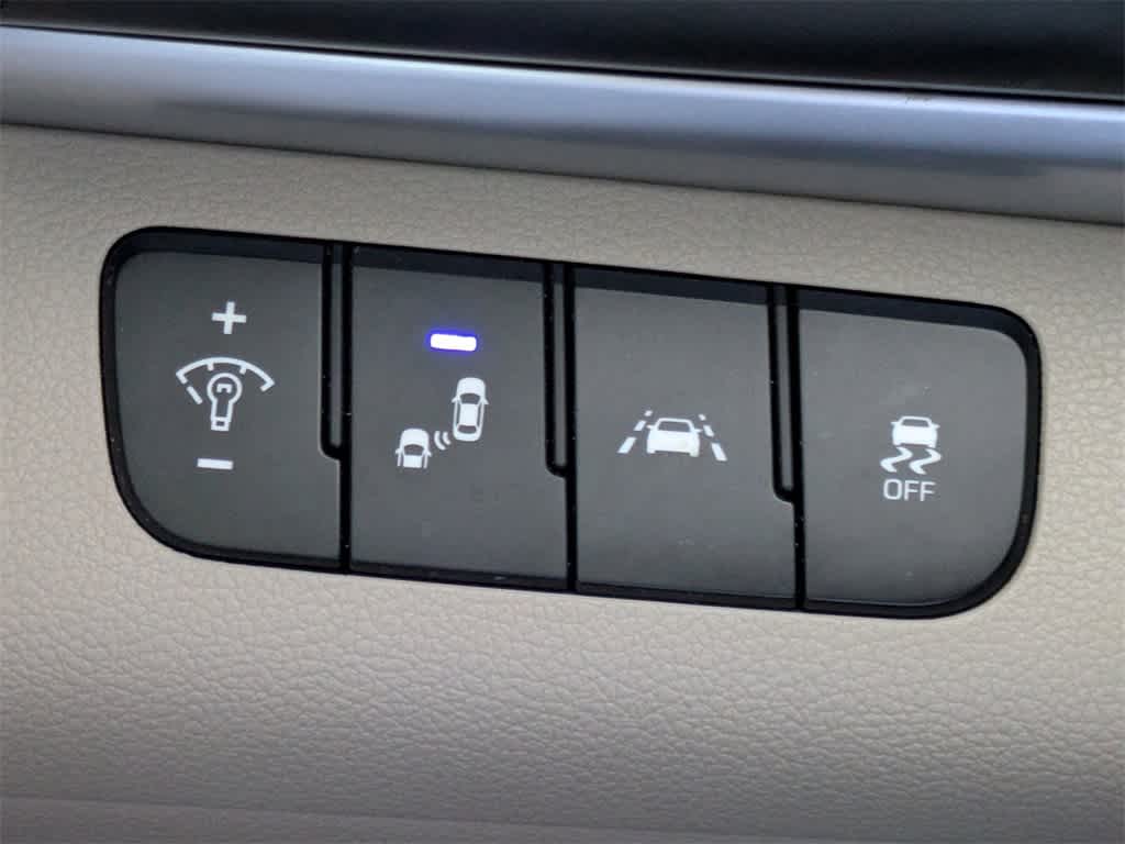 Thumbnail: 2020 Hyundai Elantra - 24