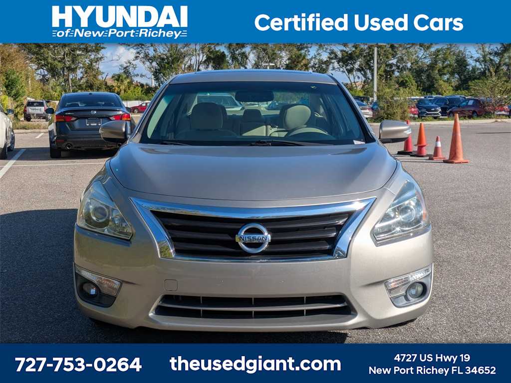 Thumbnail: 2015 Nissan Altima - 8
