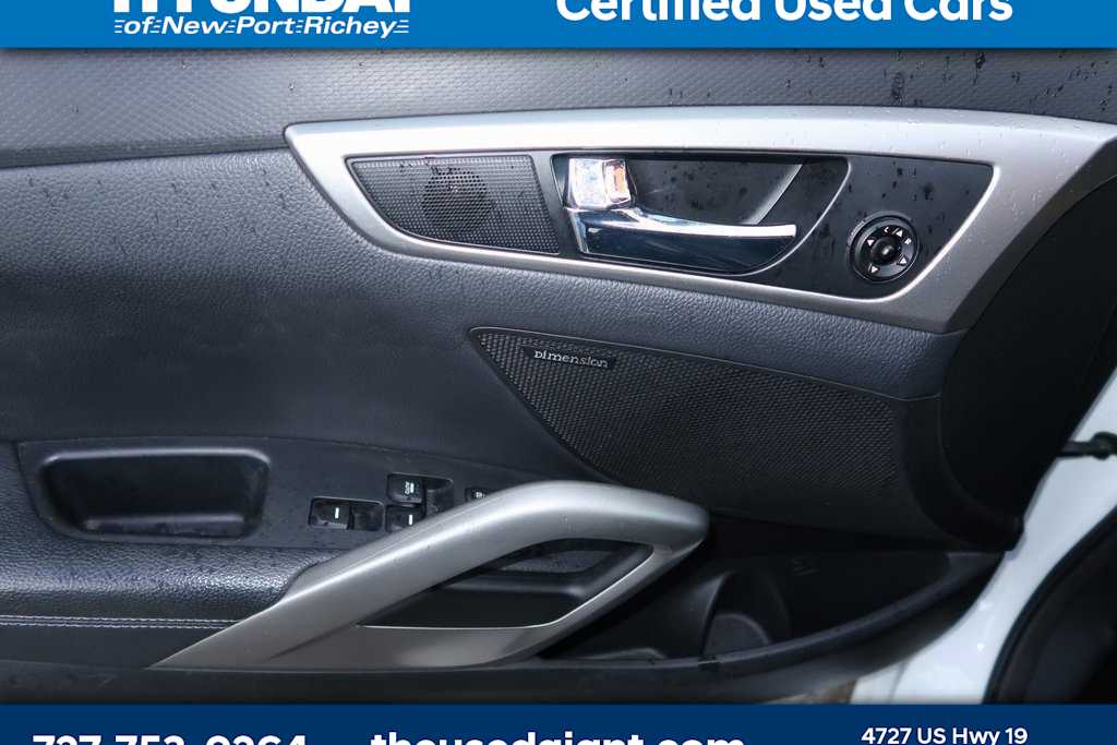 Thumbnail: 2015 Hyundai Veloster - 9