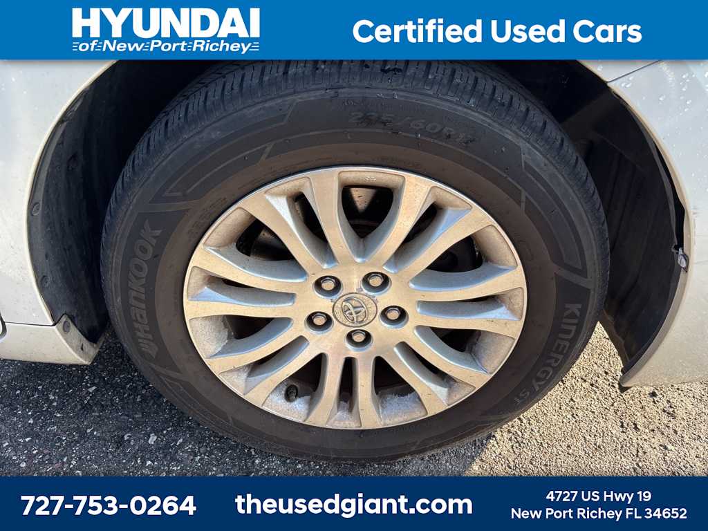 2015 Toyota Sienna XLE 6