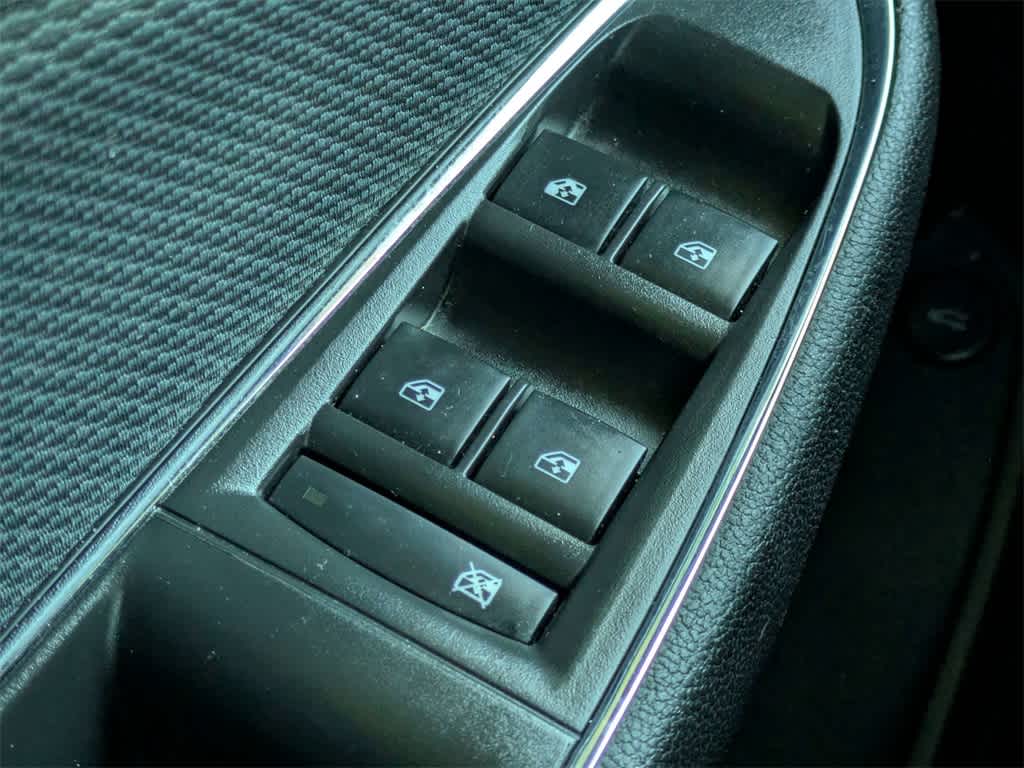 Thumbnail: 2019 Chevrolet Cruze - 28