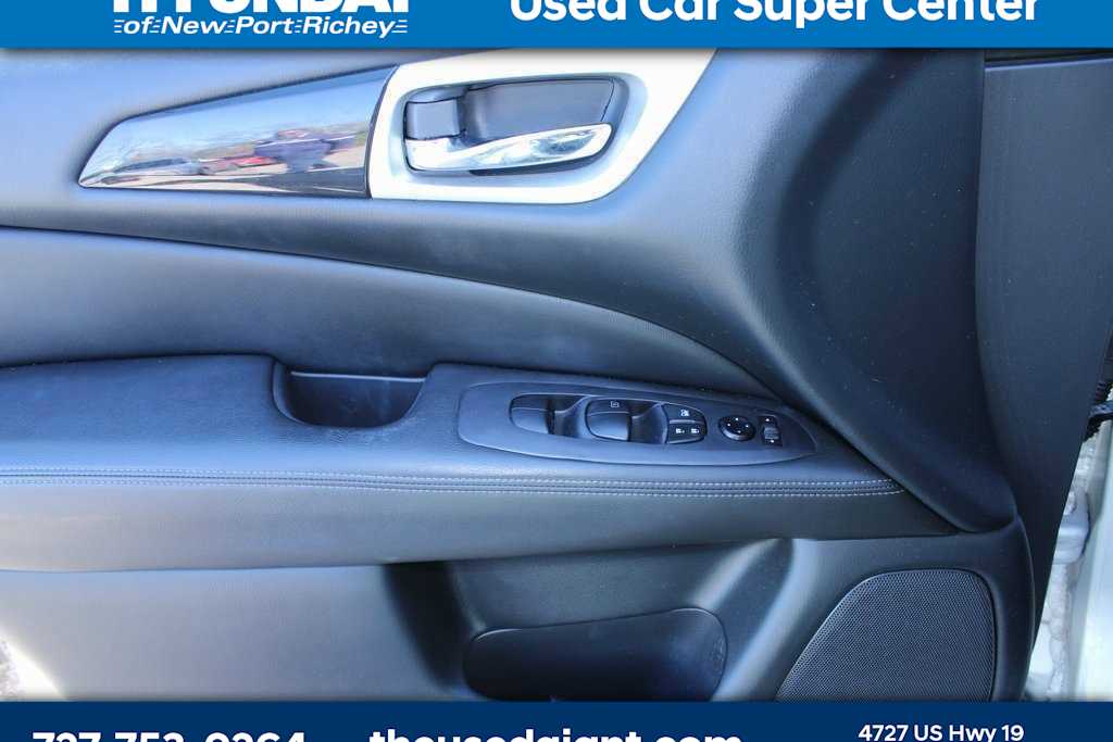 Thumbnail: 2020 Nissan Pathfinder - 8