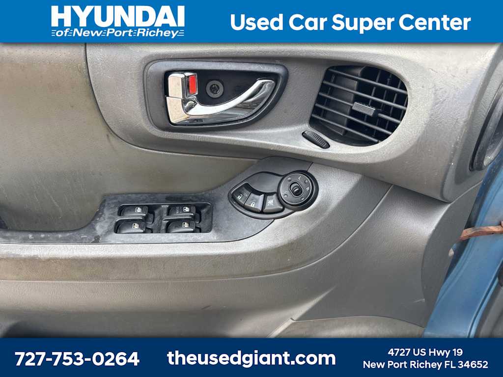 Thumbnail: 2004 Hyundai Santa Fe - 8