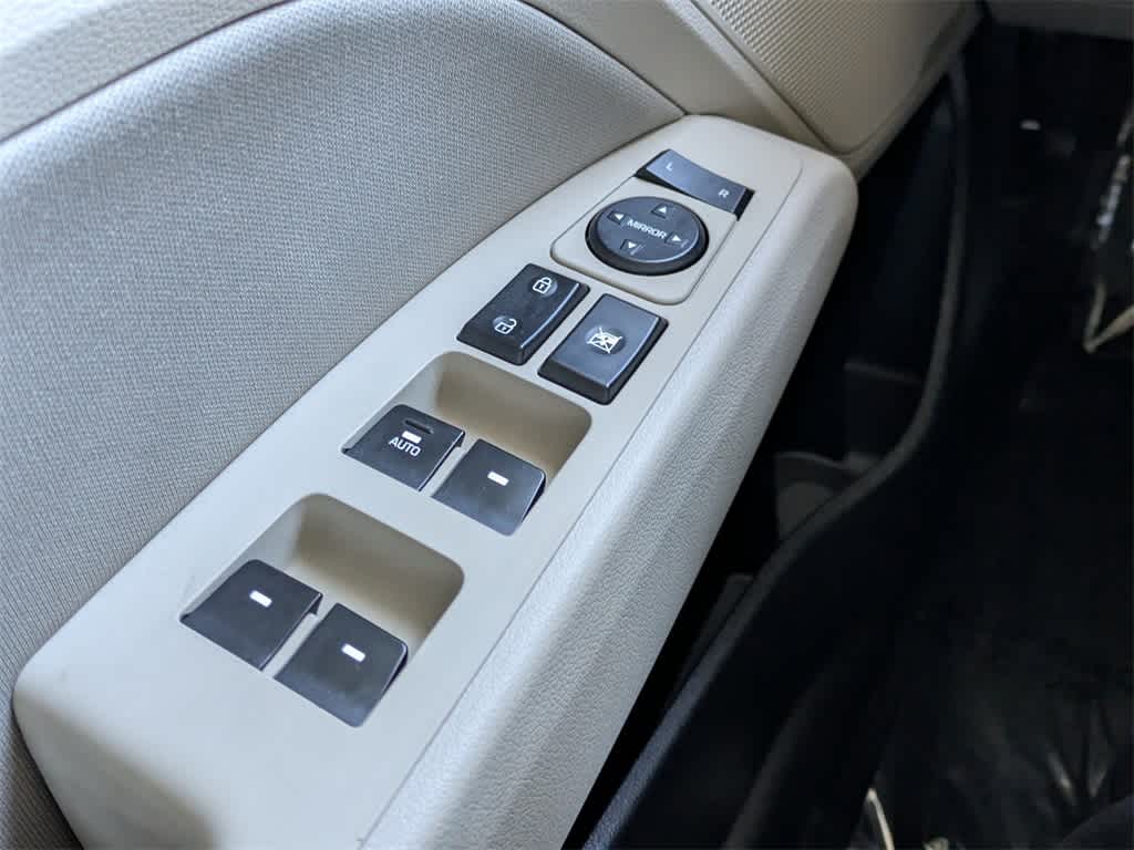 Thumbnail: 2020 Hyundai Elantra - 25