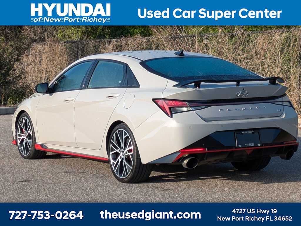 Thumbnail: 2022 Hyundai Elantra - 3