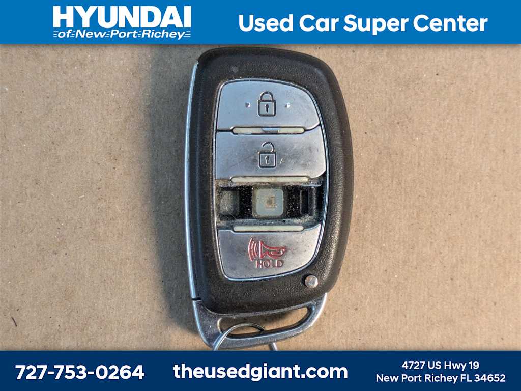 Thumbnail: 2015 Hyundai Elantra - 32