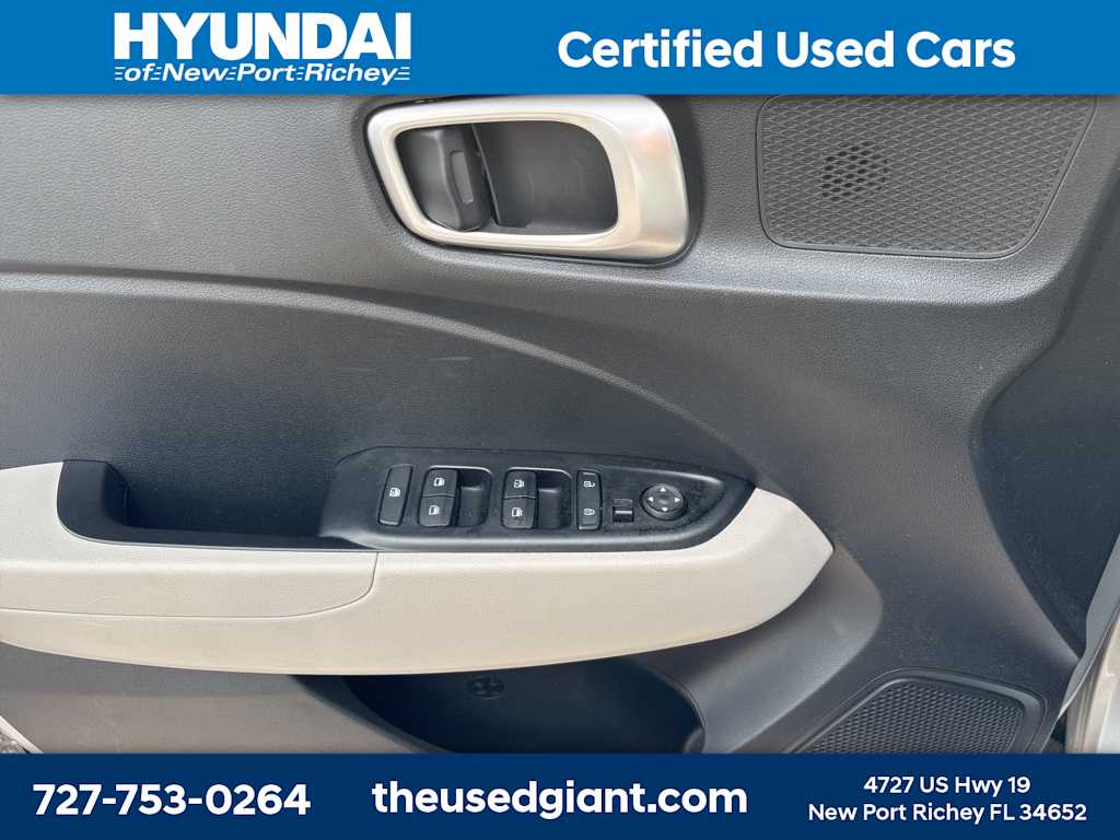 2022 Hyundai Venue SEL 10