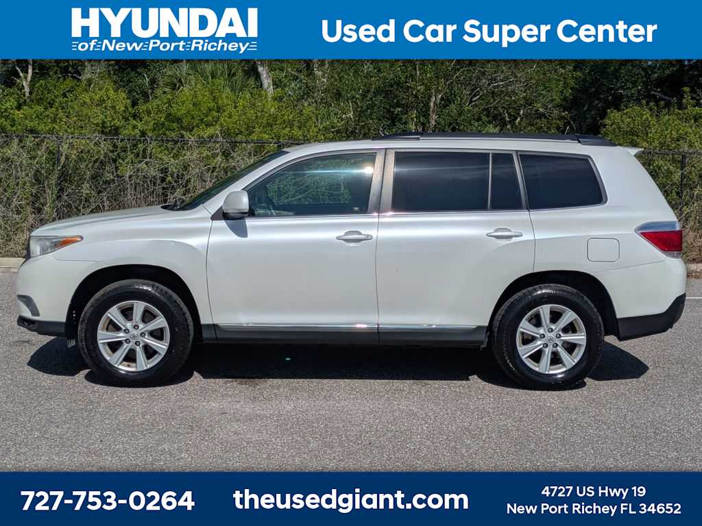 Thumbnail: 2011 Toyota Highlander - 2