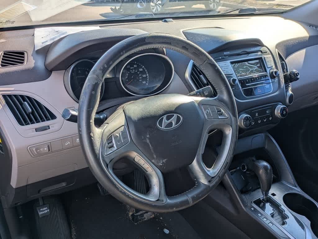 Thumbnail: 2011 Hyundai Tucson - 10