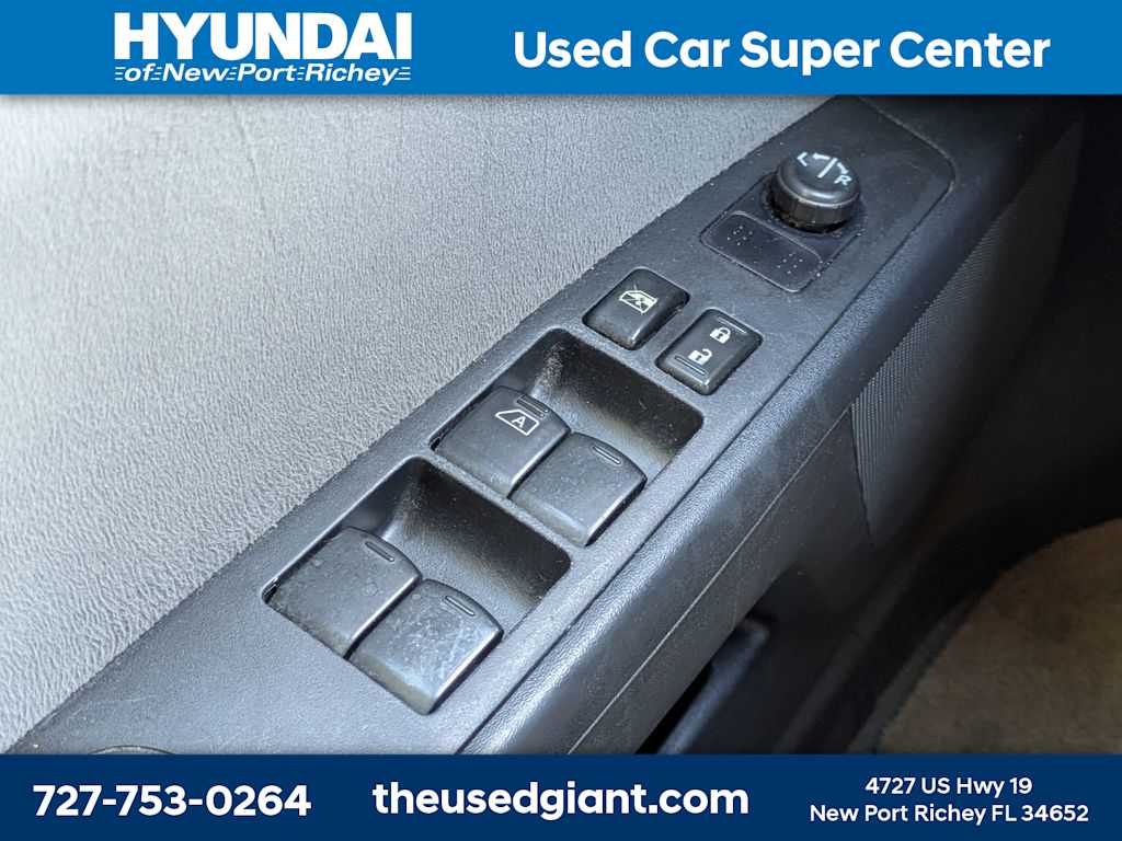 Thumbnail: 2012 Nissan Sentra - 24