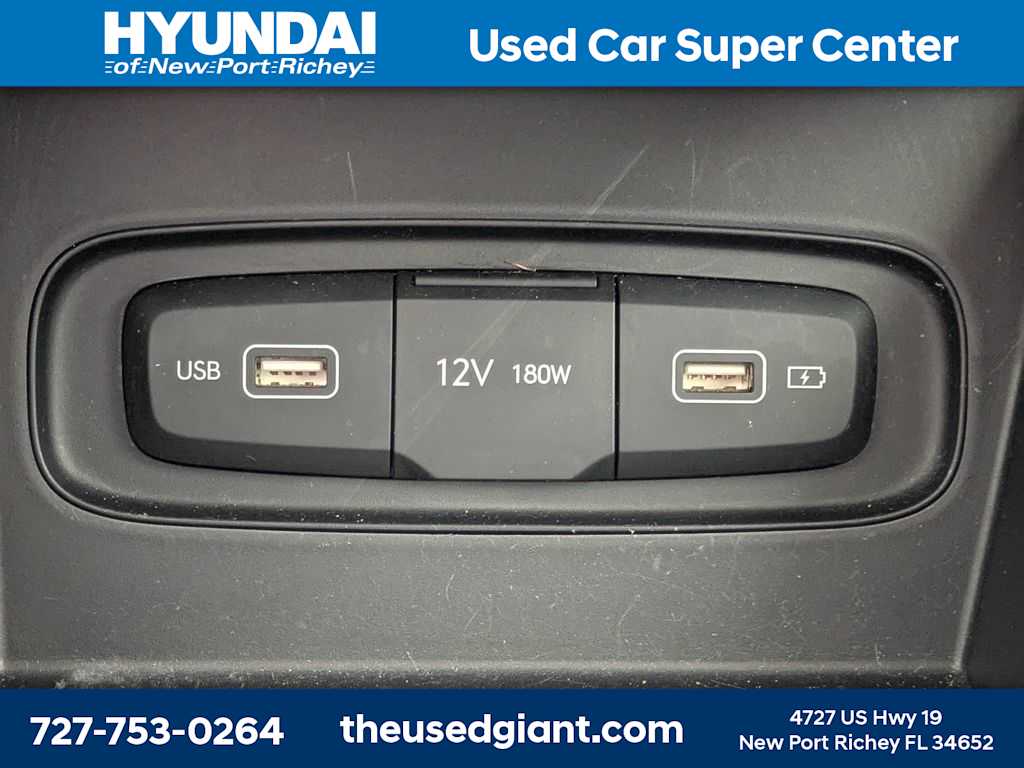 Thumbnail: 2022 Hyundai Venue - 21