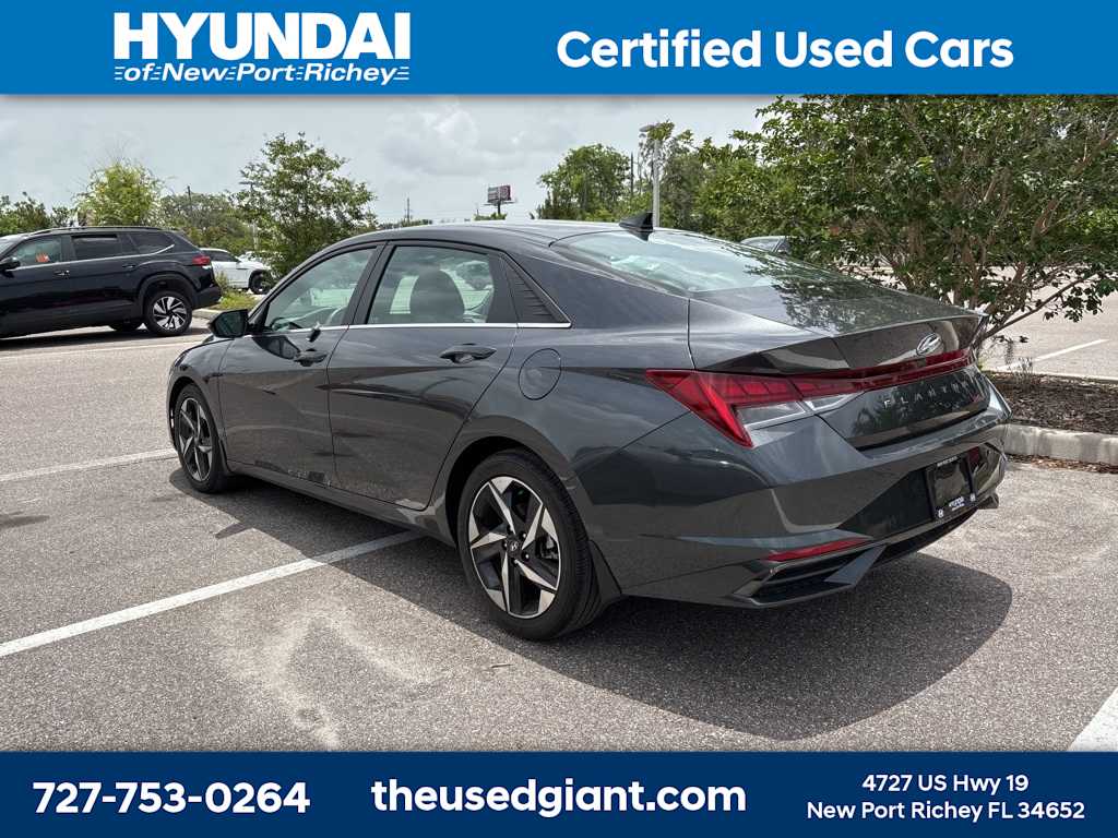 2022 Hyundai Elantra SEL 2