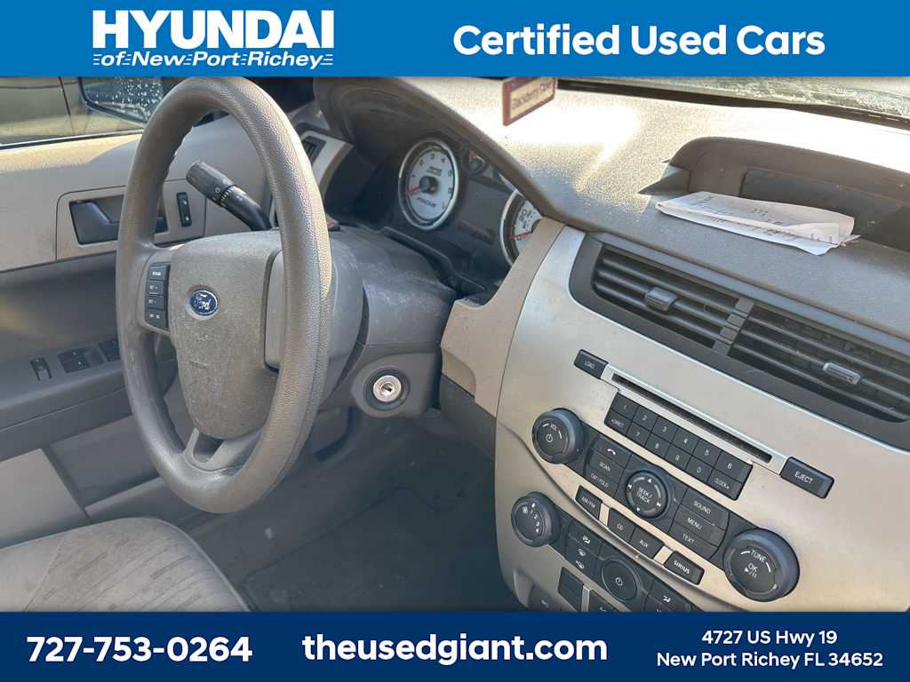 2010 Ford Focus SE 7