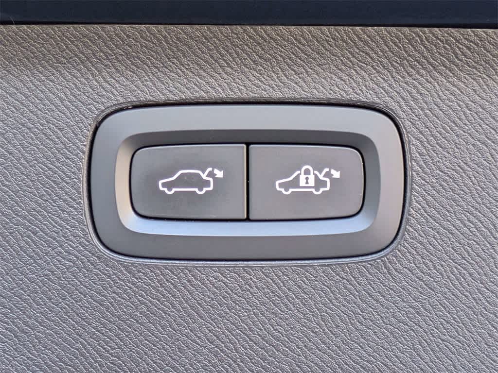 Thumbnail: 2020 Volvo XC90 - 13