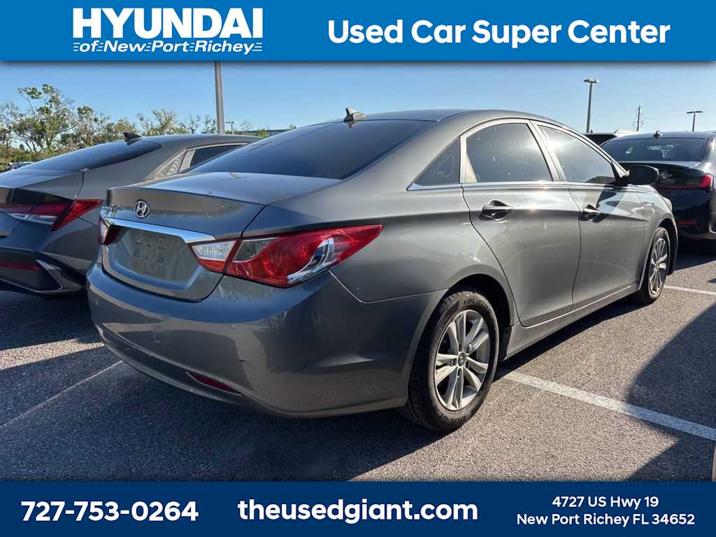 Thumbnail: 2013 Hyundai Sonata - 3