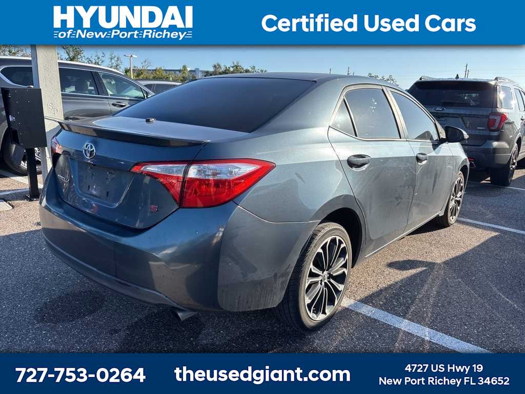Thumbnail: 2015 Toyota Corolla - 3
