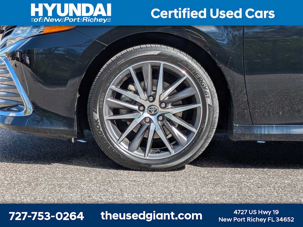 Thumbnail: 2022 Toyota Camry - 10