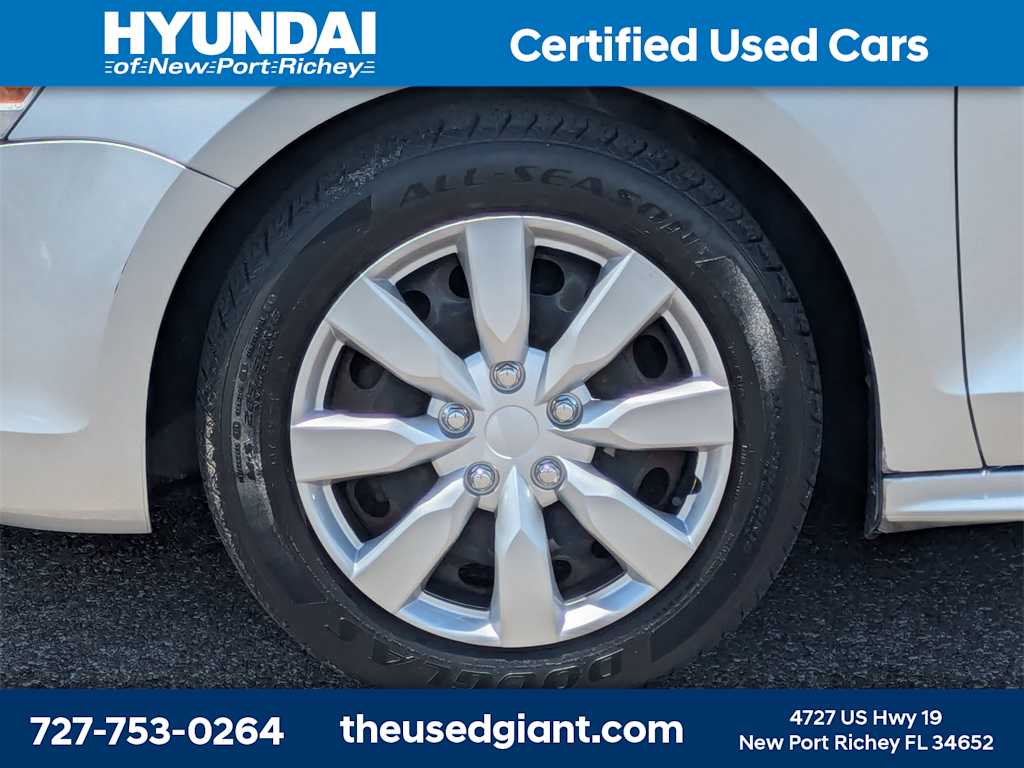 Thumbnail: 2011 Volkswagen Jetta - 10
