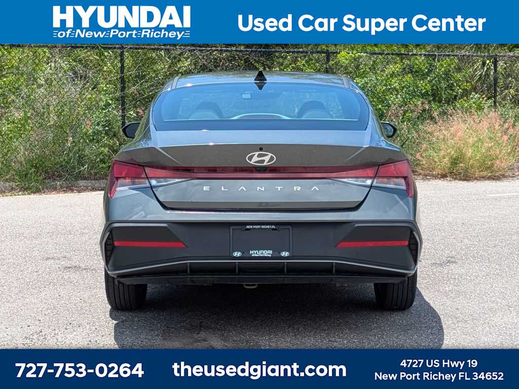 Thumbnail: 2025 Hyundai Elantra - 4