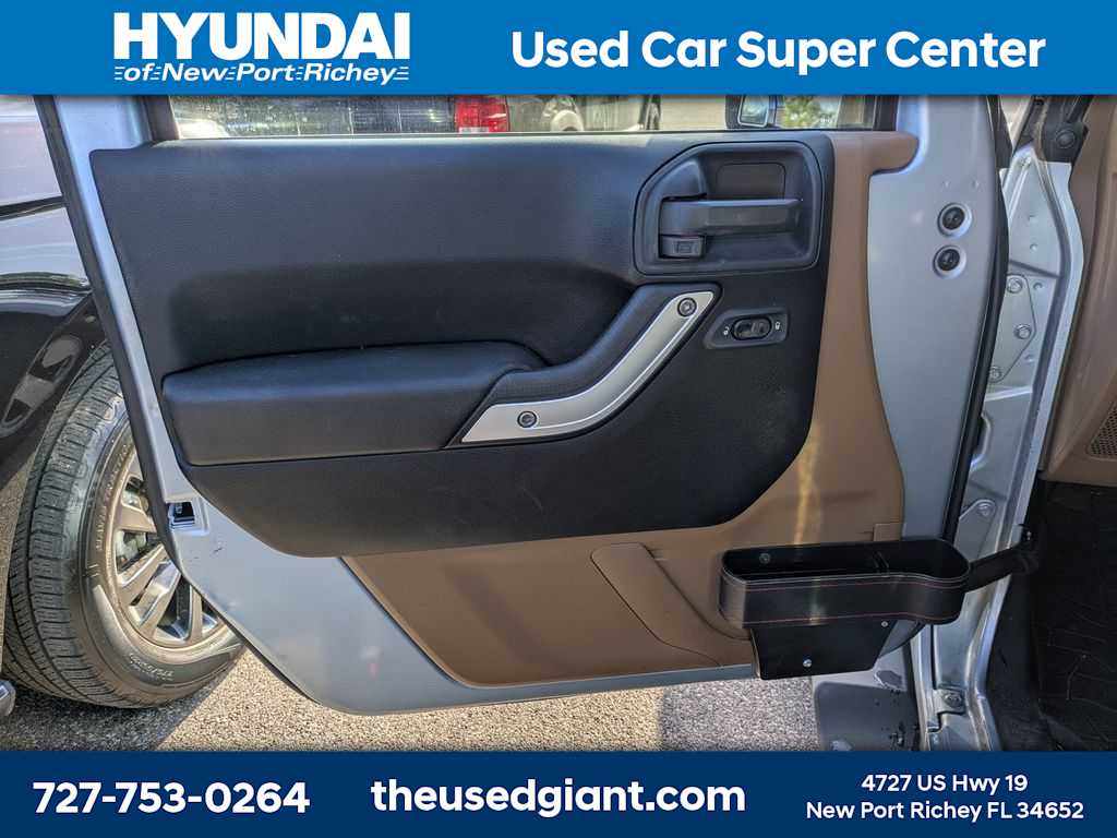 Thumbnail: 2012 Jeep Wrangler - 10