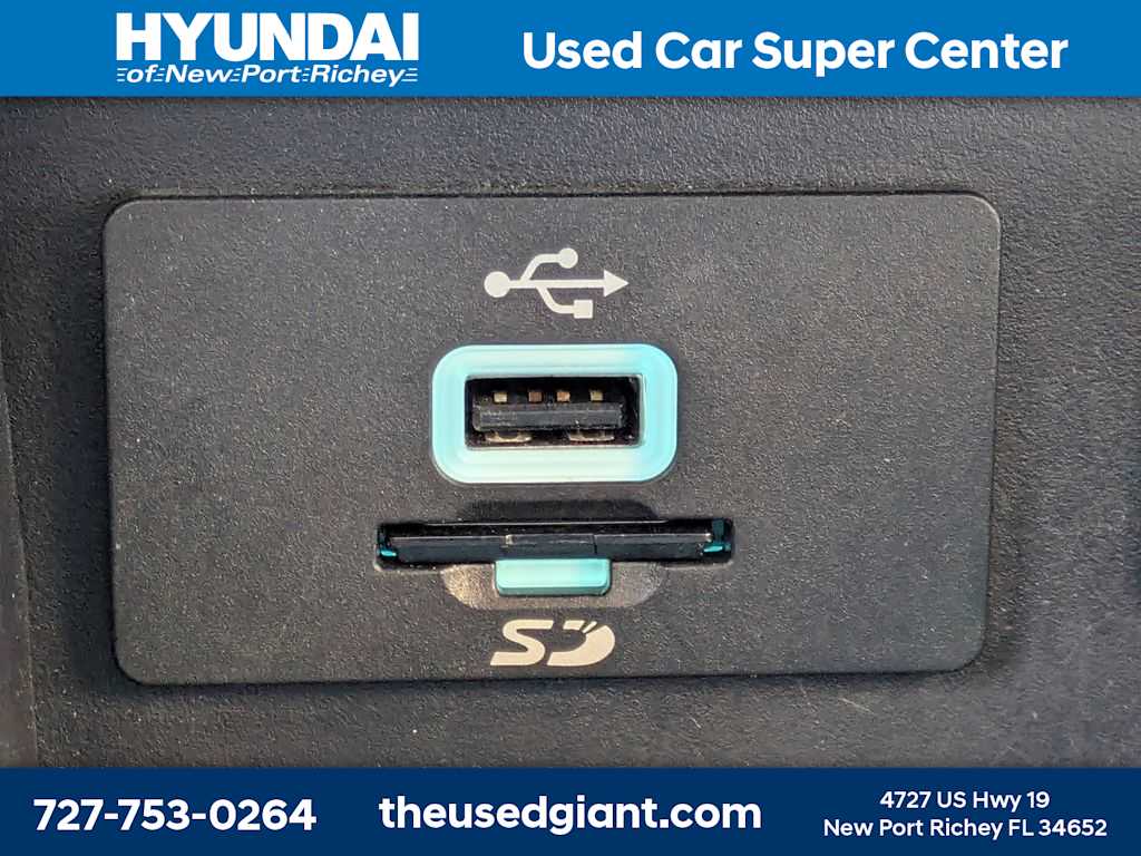 Thumbnail: 2016 Ford Explorer - 33