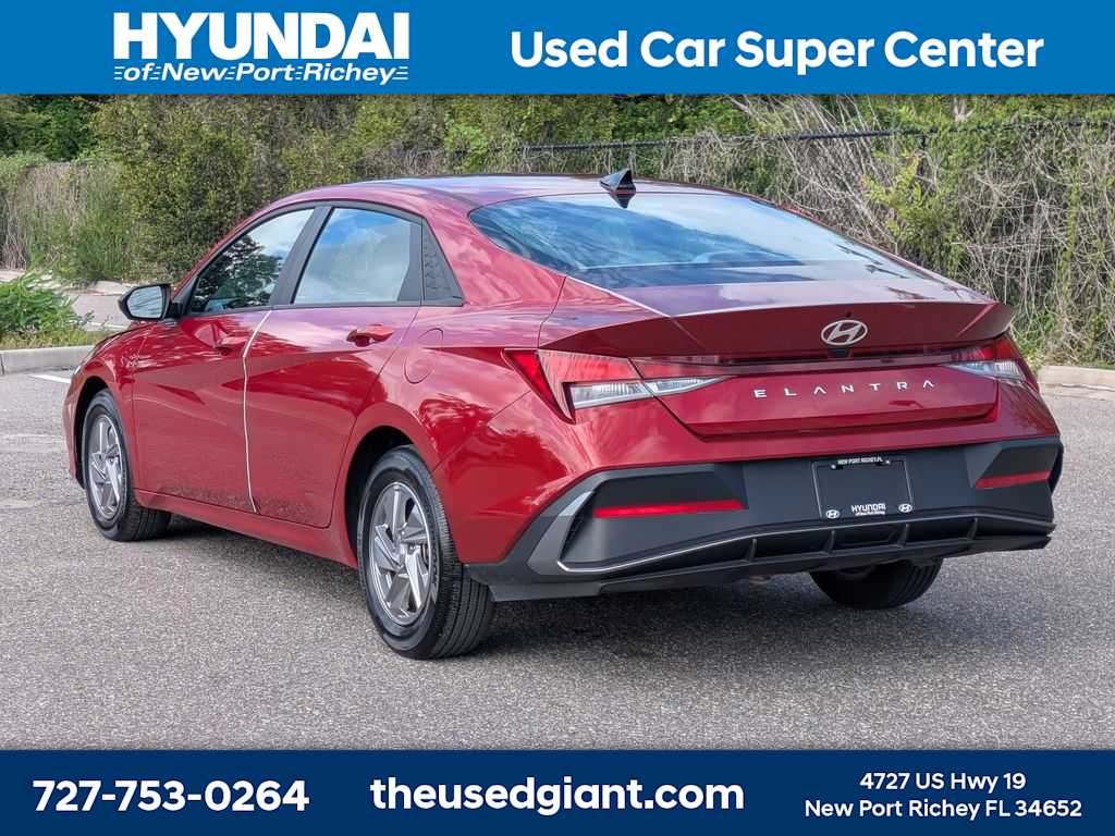 Thumbnail: 2024 Hyundai Elantra - 3