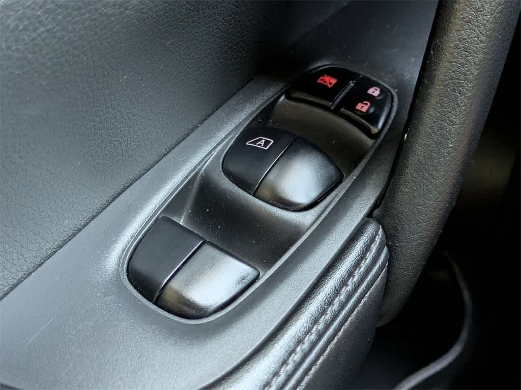 Thumbnail: 2018 Nissan Rogue - 30