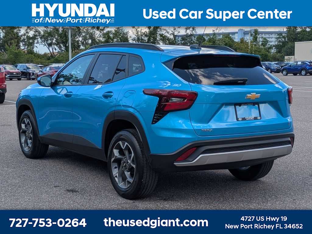 Thumbnail: 2025 Chevrolet Trax - 3