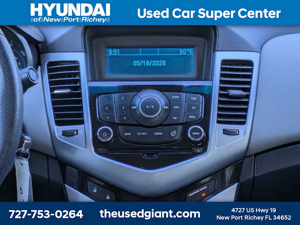 Thumbnail: 2011 Chevrolet Cruze - 17