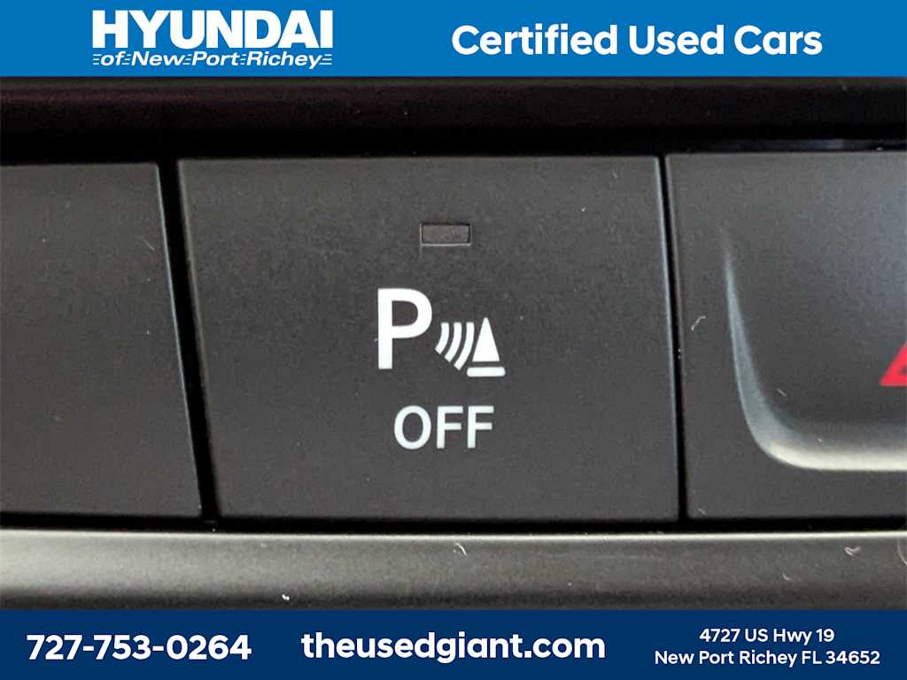 Thumbnail: 2020 Jeep Cherokee - 25