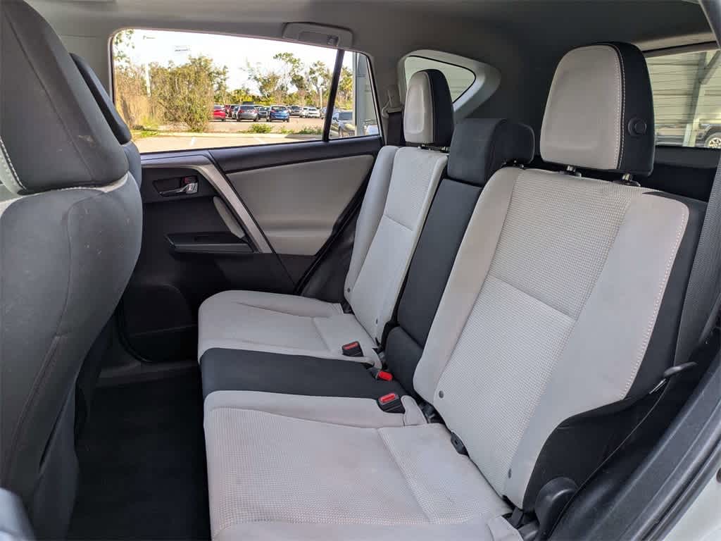 Thumbnail: 2018 Toyota RAV4 - 16