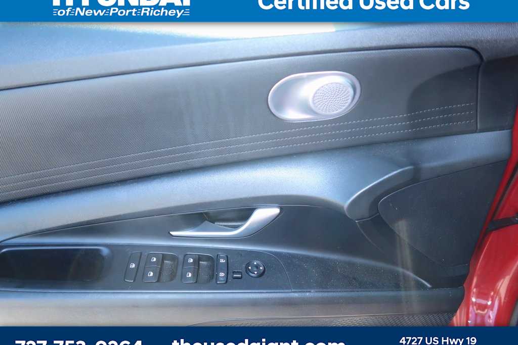 Thumbnail: 2021 Hyundai Elantra - 9