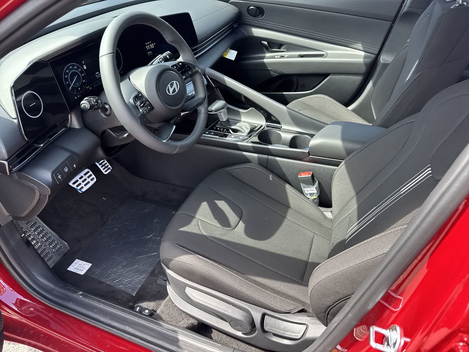 2025 Hyundai Elantra Sport 2