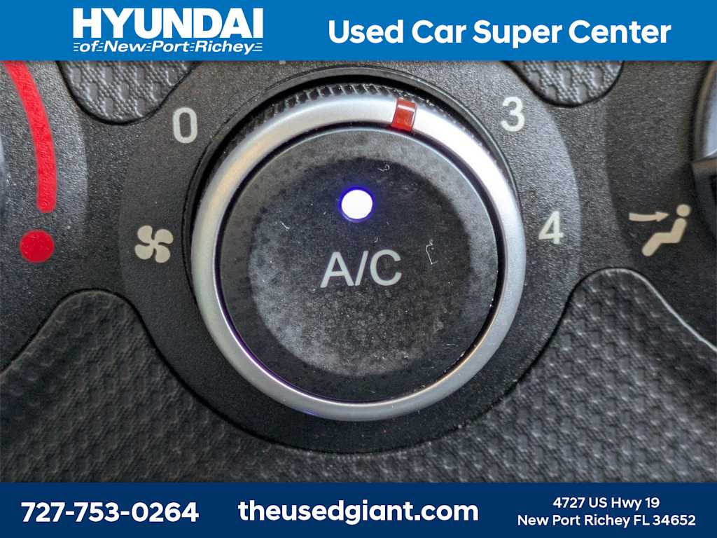 Thumbnail: 2013 Hyundai Accent - 21