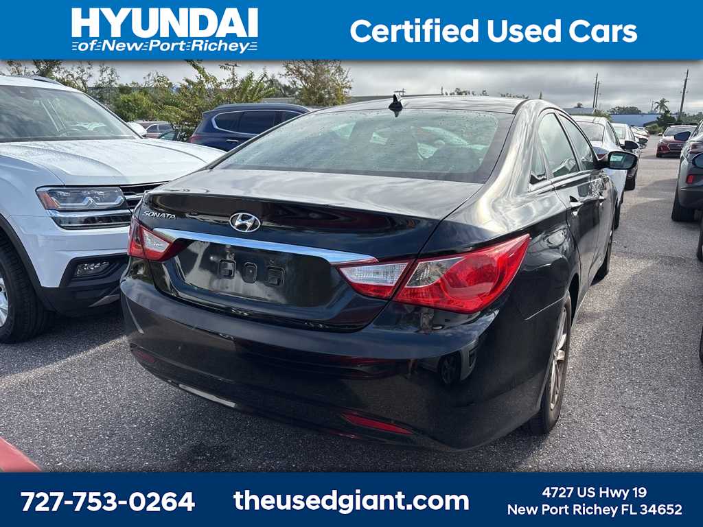 Thumbnail: 2013 Hyundai Sonata - 3