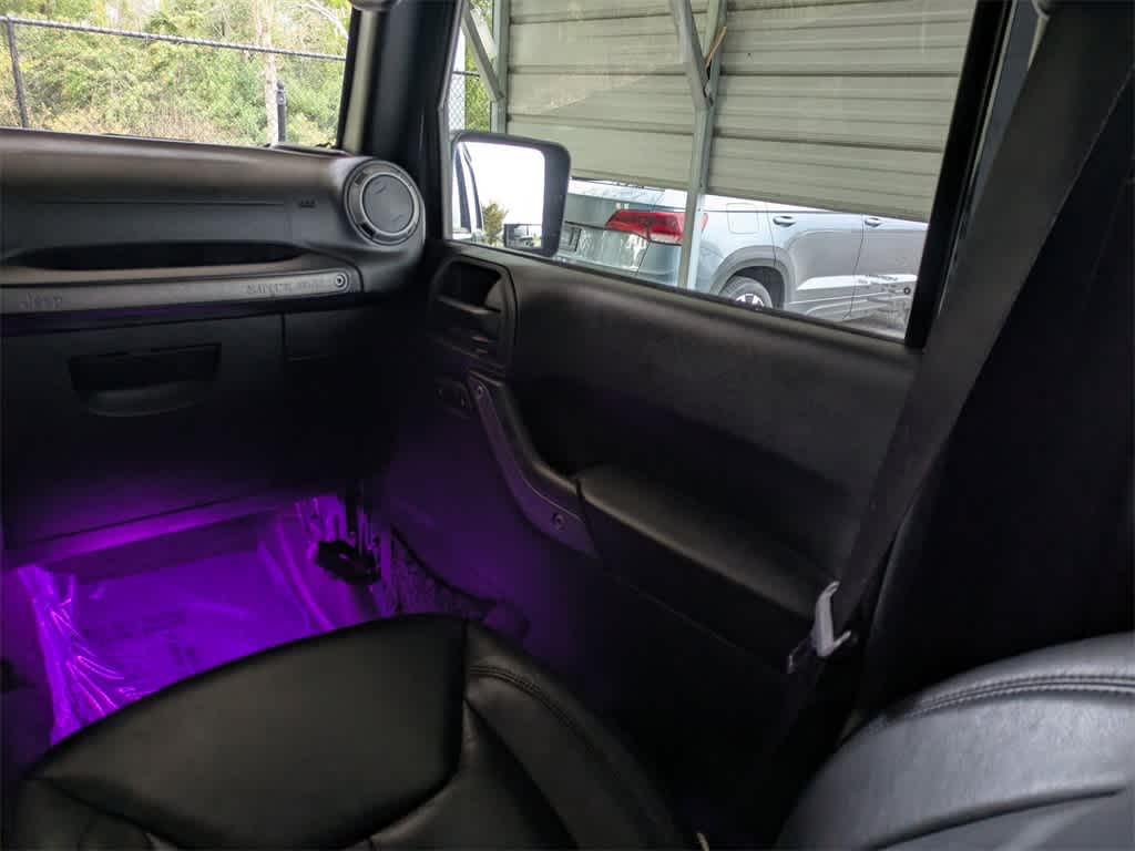 Thumbnail: 2017 Jeep Wrangler - 19