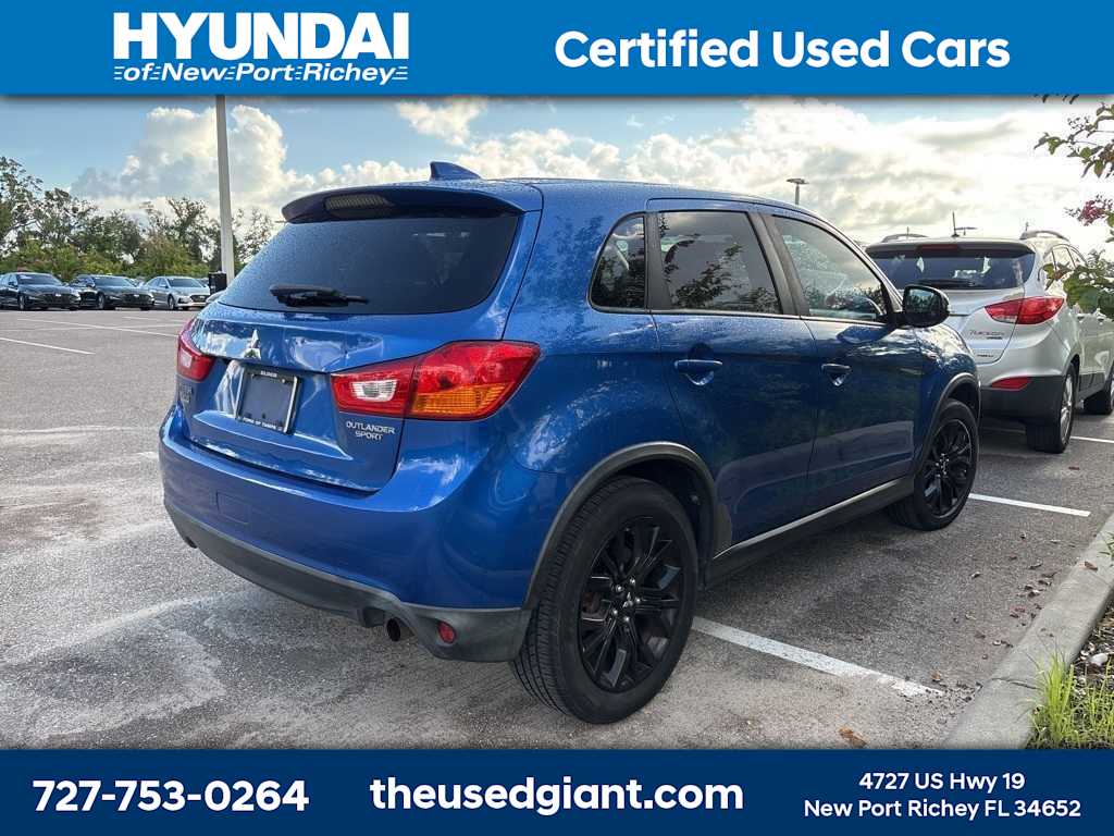 Thumbnail: 2017 Mitsubishi Outlander Sport - 3