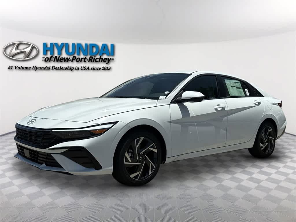 2025 Hyundai Elantra Limited's photo