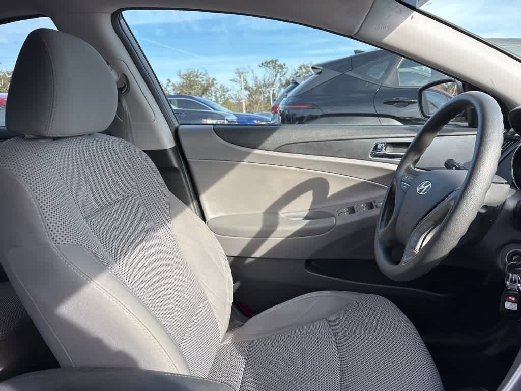 Thumbnail: 2011 Hyundai Sonata - 7