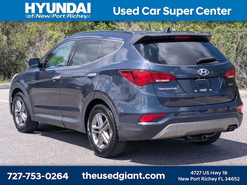 Thumbnail: 2017 Hyundai Santa Fe - 3