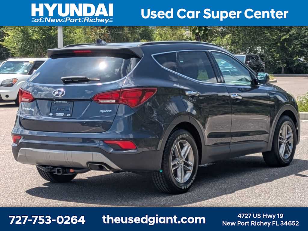 Thumbnail: 2017 Hyundai Santa Fe - 5