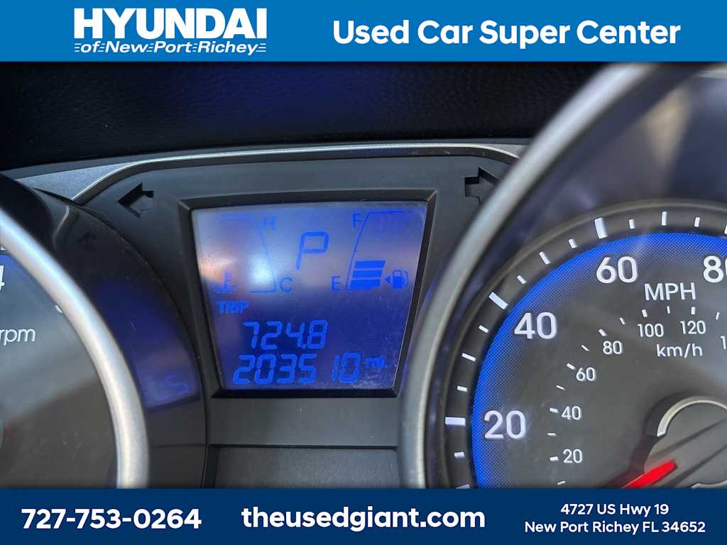 Thumbnail: 2011 Hyundai Tucson - 12