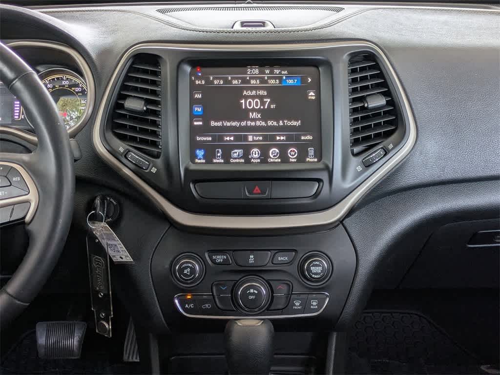 Thumbnail: 2016 Jeep Cherokee - 21