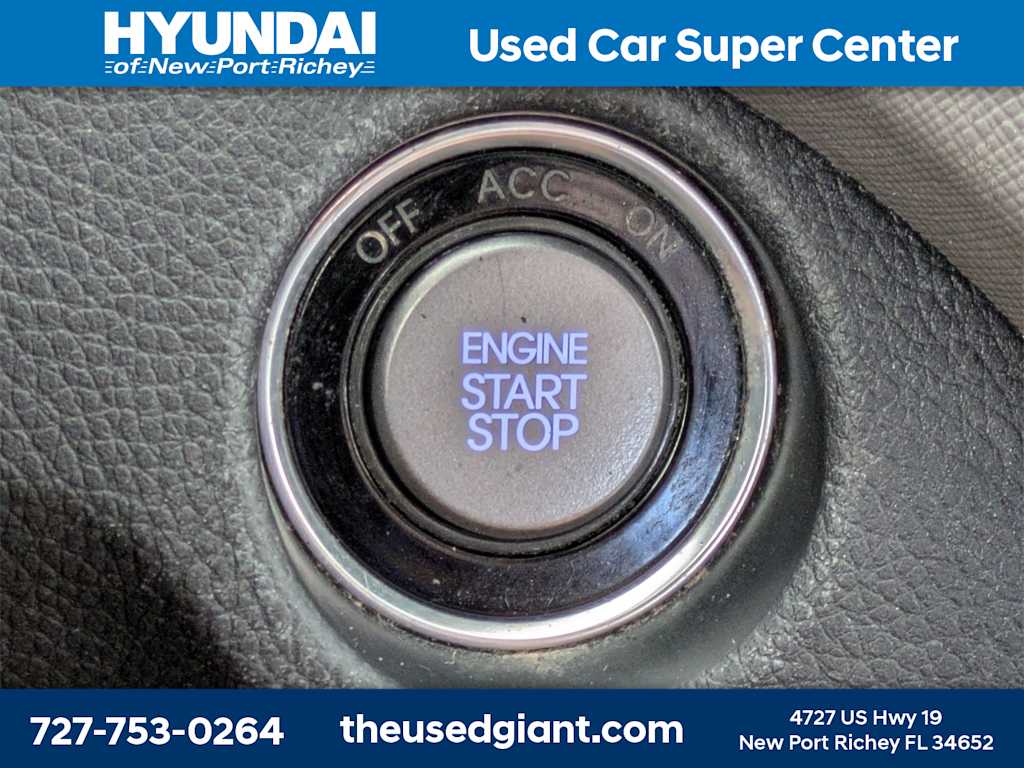 Thumbnail: 2013 Hyundai Santa Fe - 32