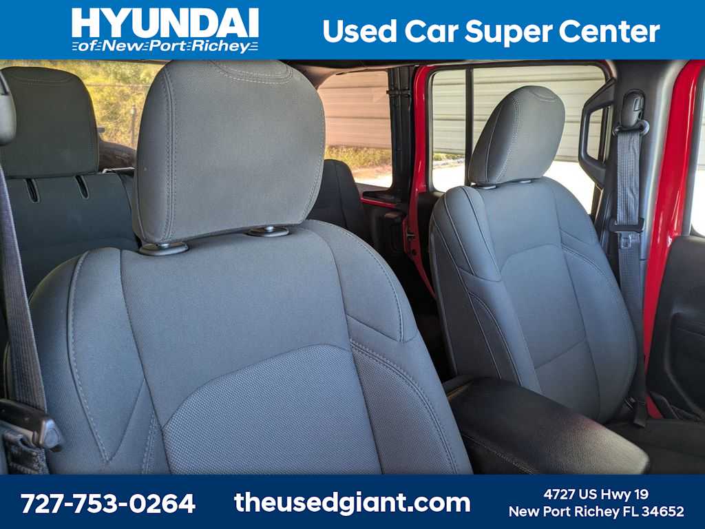 Thumbnail: 2022 Jeep Wrangler - 6