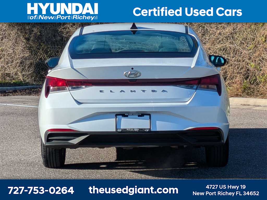 Thumbnail: 2021 Hyundai Elantra - 4