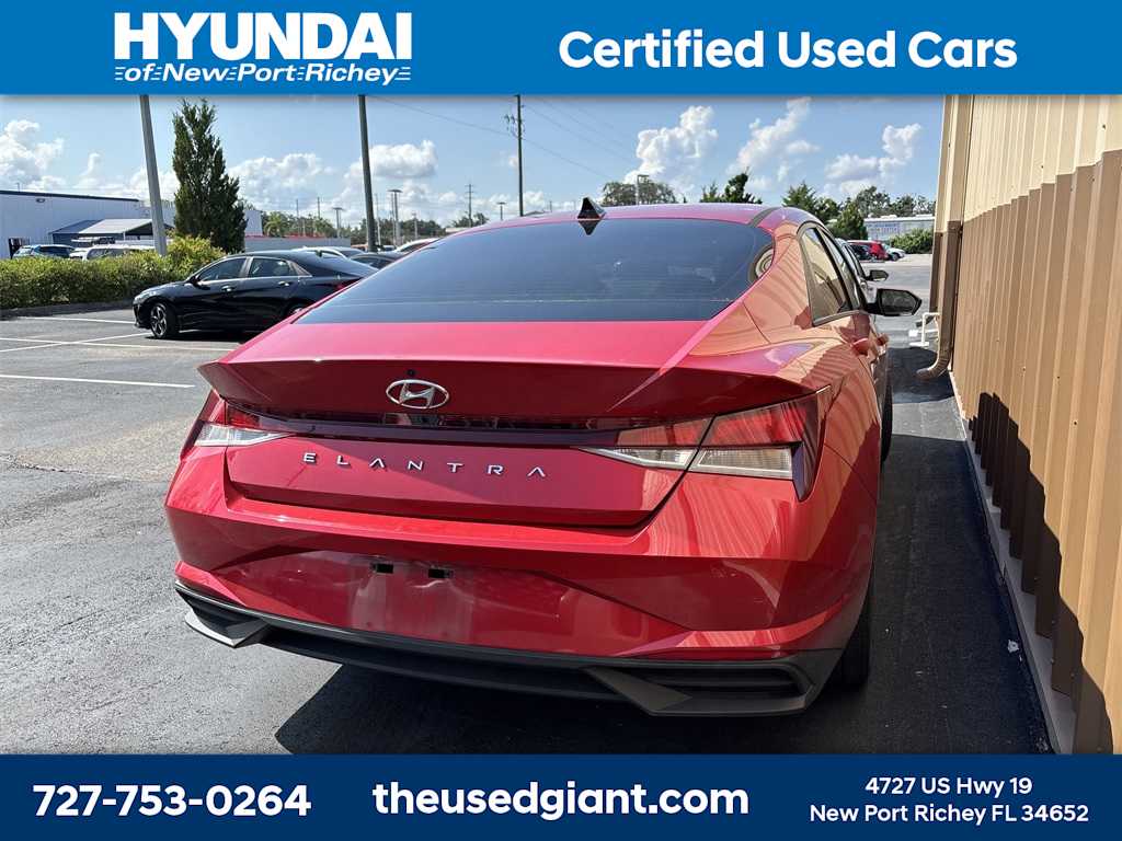 Thumbnail: 2021 Hyundai Elantra - 4