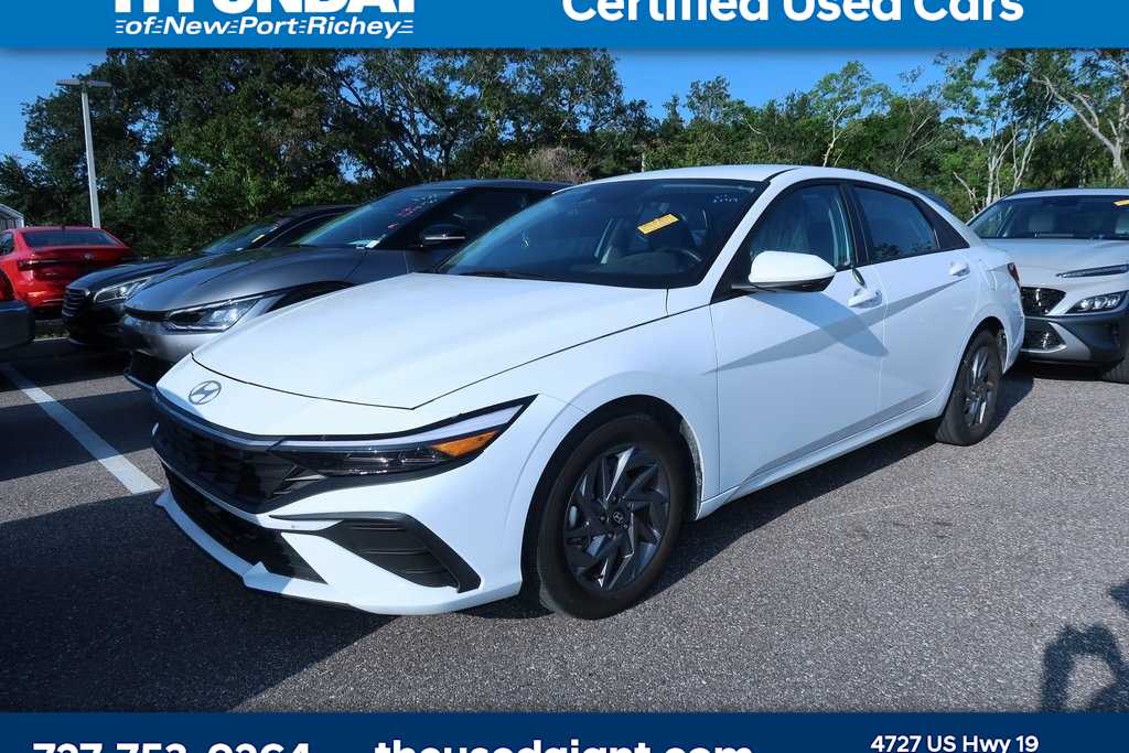 2024 Hyundai Elantra SEL Hero Image