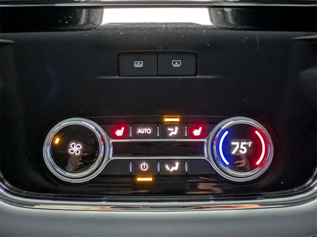 Thumbnail: 2020 Lincoln Navigator - 21